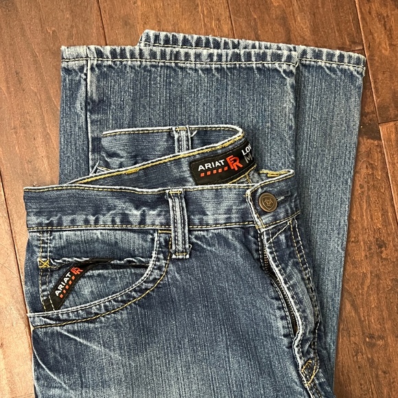 Ariat Fire Resistant Low Rise M4 Bootcut Jeans 32x32 See  3 photos minor flaw - Picture 1 of 12